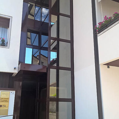 ascensore con vetrate per condominio pordenone